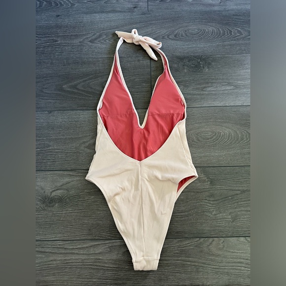 Aerie low cut swimsuit - Picture 2 of 2